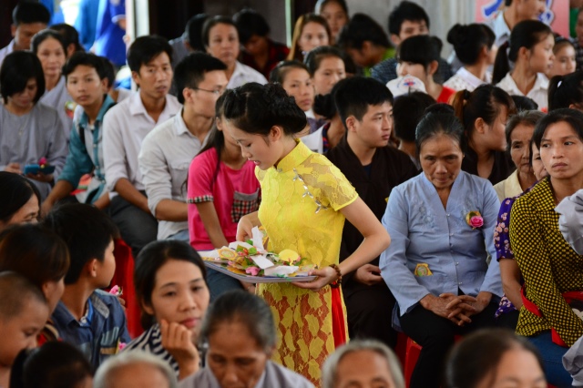 Hà Tĩnh: Hàng ngàn hoa đăng lung linh trong Đại lễ Vu Lan báo hiếu 2014 tại chùa Tượng Sơn