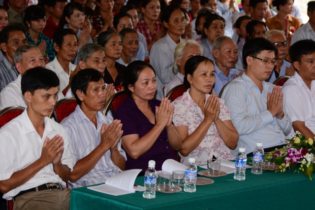 Hà Tĩnh: Hàng ngàn hoa đăng lung linh trong Đại lễ Vu Lan báo hiếu 2014 tại chùa Tượng Sơn