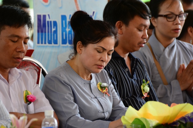Hà Tĩnh: Hàng ngàn hoa đăng lung linh trong Đại lễ Vu Lan báo hiếu 2014 tại chùa Tượng Sơn