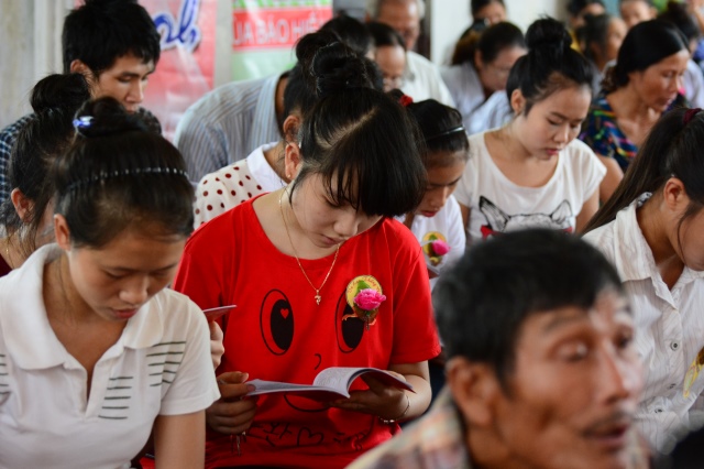 Hà Tĩnh: Hàng ngàn hoa đăng lung linh trong Đại lễ Vu Lan báo hiếu 2014 tại chùa Tượng Sơn