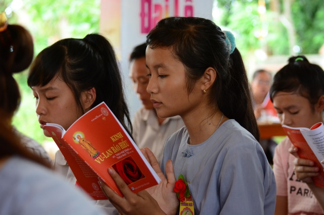 Hà Tĩnh: Hàng ngàn hoa đăng lung linh trong Đại lễ Vu Lan báo hiếu 2014 tại chùa Tượng Sơn