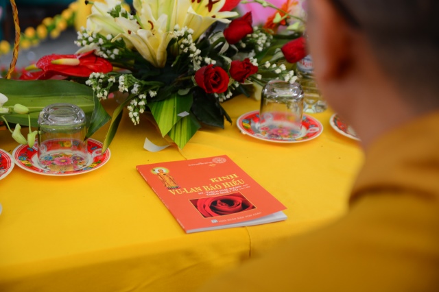 Hà Tĩnh: Hàng ngàn hoa đăng lung linh trong Đại lễ Vu Lan báo hiếu 2014 tại chùa Tượng Sơn