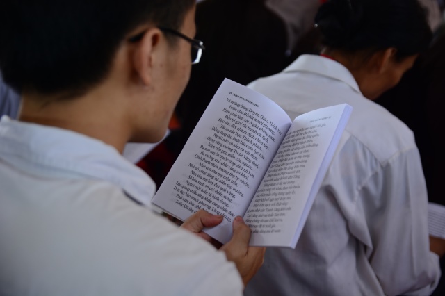 Hà Tĩnh: Hàng ngàn hoa đăng lung linh trong Đại lễ Vu Lan báo hiếu 2014 tại chùa Tượng Sơn