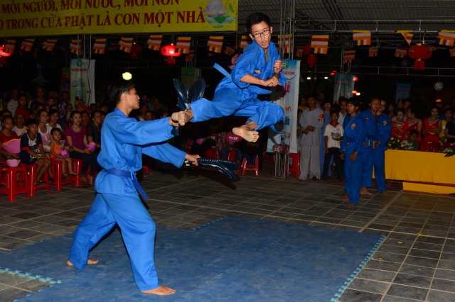Hà Tĩnh: Hàng ngàn hoa đăng lung linh trong Đại lễ Vu Lan báo hiếu 2014 tại chùa Tượng Sơn