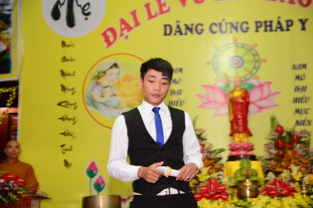 Hà Tĩnh: Hàng ngàn hoa đăng lung linh trong Đại lễ Vu Lan báo hiếu 2014 tại chùa Tượng Sơn