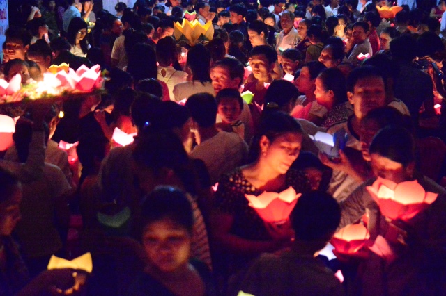 Hà Tĩnh: Hàng ngàn hoa đăng lung linh trong Đại lễ Vu Lan báo hiếu 2014 tại chùa Tượng Sơn