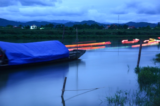 Hà Tĩnh: Hàng ngàn hoa đăng lung linh trong Đại lễ Vu Lan báo hiếu 2014 tại chùa Tượng Sơn