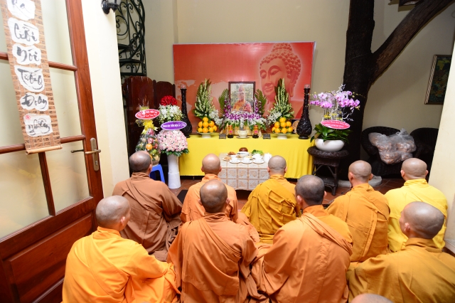 Quỹ Từ thiện Đạo Phật Ngày Nay: Trao tặng quà cho người mù và bệnh nhân ung bứu nhân ngày giỗ tổ chùa Giác Ngộ