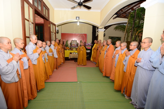 Quỹ Từ thiện Đạo Phật Ngày Nay: Trao tặng quà cho người mù và bệnh nhân ung bứu nhân ngày giỗ tổ chùa Giác Ngộ