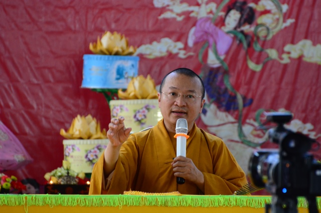 Hà Tĩnh: Quỹ từ thiện Đạo Phật Ngày Nay giúp các em học sinh vùng quê nghèo vui tết Trung Thu