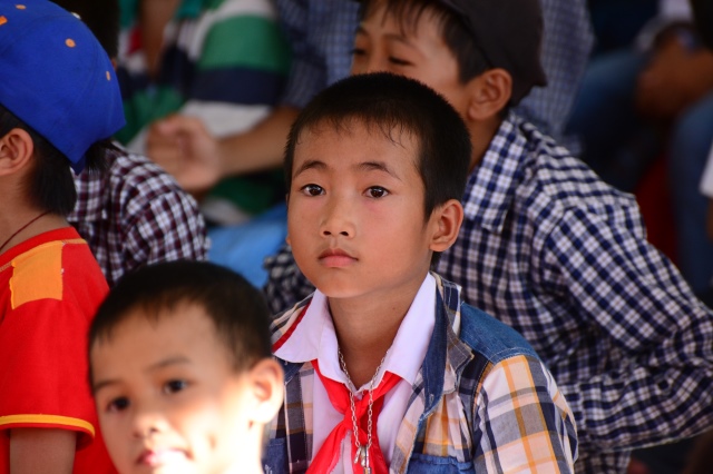 Hà Tĩnh: Quỹ từ thiện Đạo Phật Ngày Nay giúp các em học sinh vùng quê nghèo vui tết Trung Thu