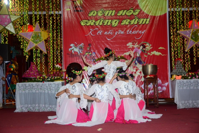 Hà Tĩnh: Tưng bừng lễ hội Trung Thu chùa Tượng Sơn