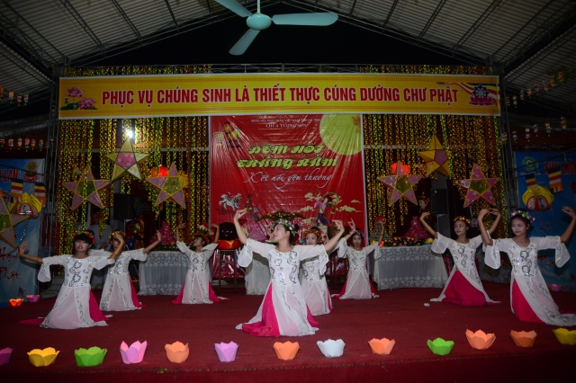 Hà Tĩnh: Tưng bừng lễ hội Trung Thu chùa Tượng Sơn