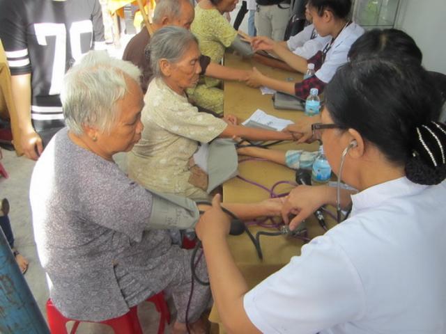 Chùa Đại Phước tổ chức khám chữa bệnh từ thiện