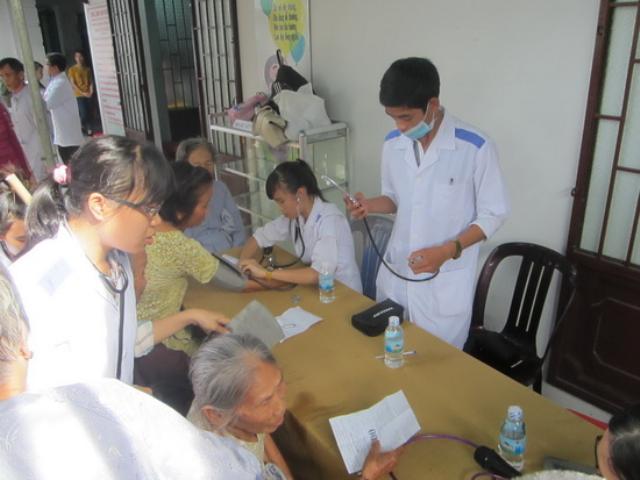 Chùa Đại Phước tổ chức khám chữa bệnh từ thiện