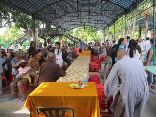 Chùa Đại Phước tổ chức khám chữa bệnh từ thiện