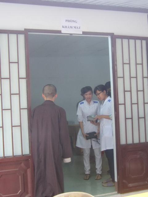 Chùa Đại Phước tổ chức khám chữa bệnh từ thiện
