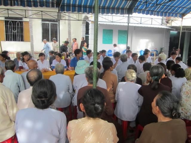 Chùa Đại Phước tổ chức khám chữa bệnh từ thiện
