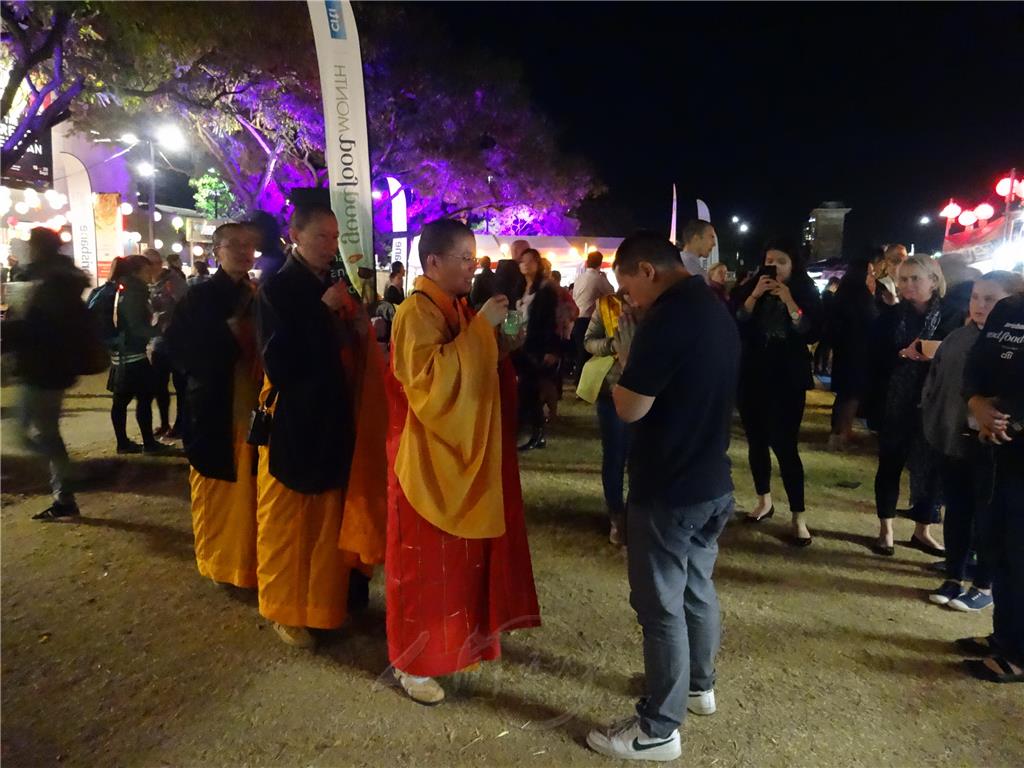 Australia Trung Thiên Tự tháng mỹ thực sái tịnh cầu phúc