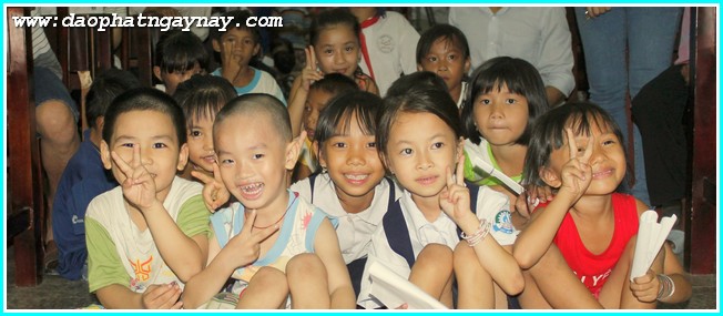 Bình Dương:   ĐÊM HỘI TRĂNG RẰM 2014