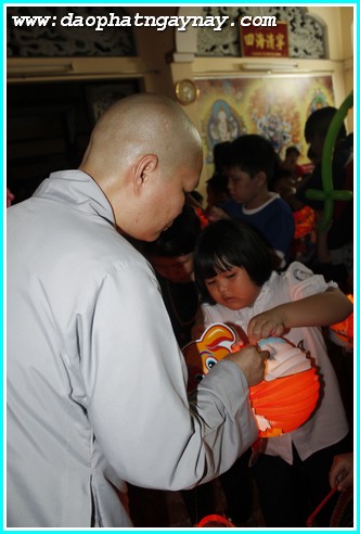 TP.HỒ CHÍ MINH:    Lung Linh Đêm Hội Trung Thu 2014