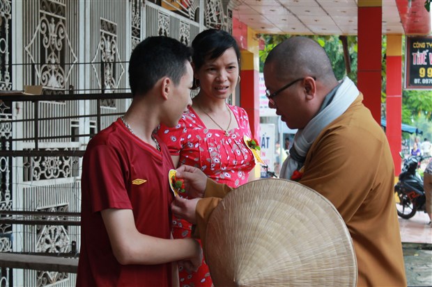 Thanh Hóa: “Hoa Hồng Vào Làng” khởi động mùa Vu Lan – Báo Hiếu