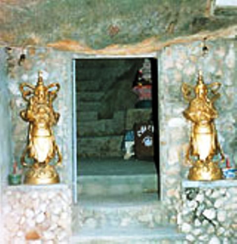 Chùa Hải Ấn – Chùa Hang, Giếng Phật