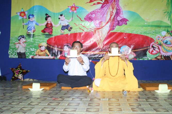 TP.HCM:  Đêm hội Trăng Rằm chùa Thiên Chánh