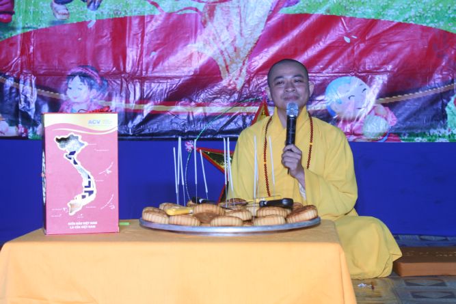 TP.HCM:  Đêm hội Trăng Rằm chùa Thiên Chánh