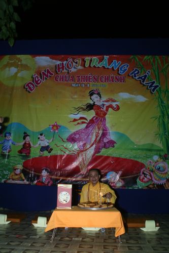 TP.HCM:  Đêm hội Trăng Rằm chùa Thiên Chánh