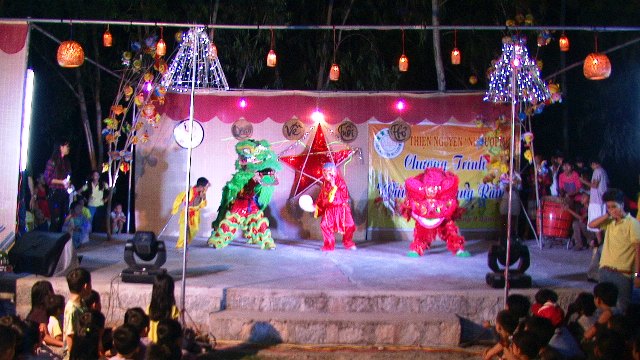 Khánh Hòa: Chùa Linh Quang văn nghệ trung thu “Quay về tuổi thơ”