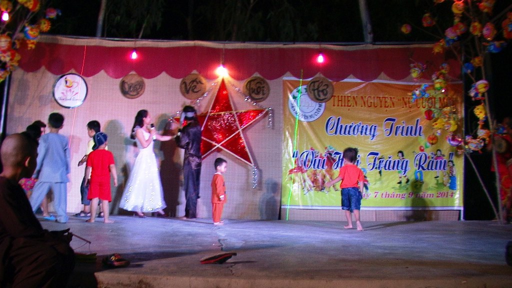 Khánh Hòa: Chùa Linh Quang văn nghệ trung thu “Quay về tuổi thơ”