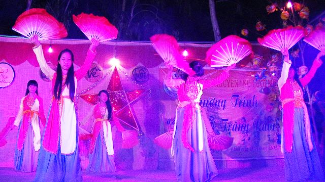 Khánh Hòa: Chùa Linh Quang văn nghệ trung thu “Quay về tuổi thơ”