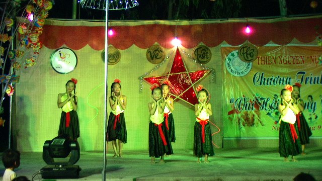 Khánh Hòa: Chùa Linh Quang văn nghệ trung thu “Quay về tuổi thơ”