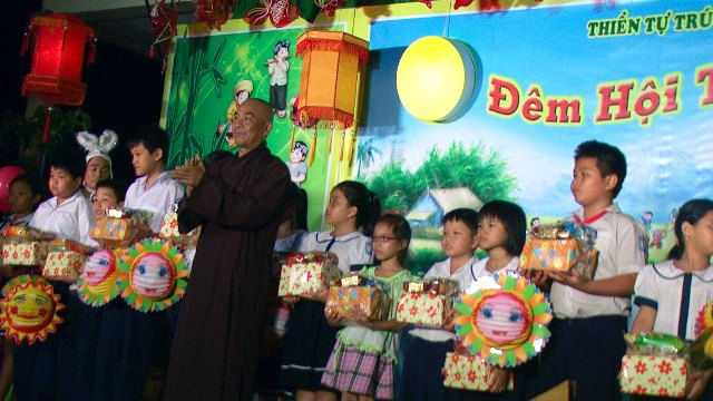 Khánh Hòa: Thiền tự Trúc Lâm Viên Giác văn nghệ “Đêm Hội Trăng Rằm”