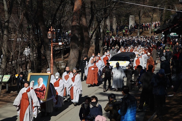 Hàn Quốc Thiền sư Pháp Truyền,  lãnh đạo tinh thần tối cao cho Thiền phái Tào Khê tân Viên tịch