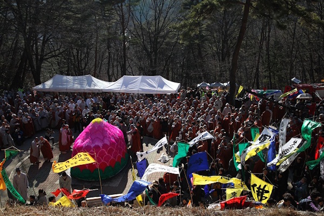 Hàn Quốc Thiền sư Pháp Truyền,  lãnh đạo tinh thần tối cao cho Thiền phái Tào Khê tân Viên tịch