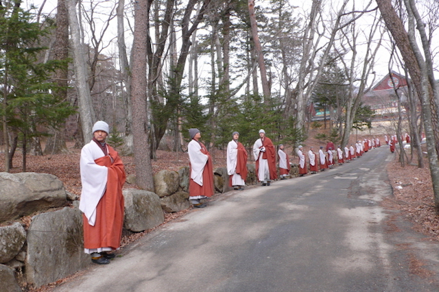 Hàn Quốc Thiền sư Pháp Truyền,  lãnh đạo tinh thần tối cao cho Thiền phái Tào Khê tân Viên tịch