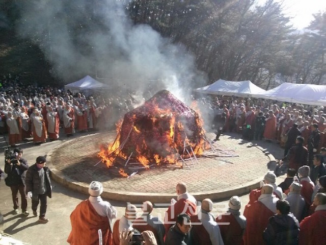 Hàn Quốc Thiền sư Pháp Truyền,  lãnh đạo tinh thần tối cao cho Thiền phái Tào Khê tân Viên tịch