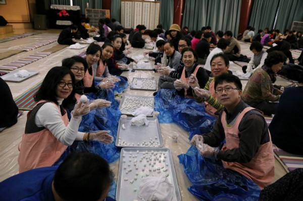 Hàn Quốc: Chùa Phụng An hưởng ứng ngày Đông chí và chia sẻ cháo đậu đỏ cho hơn 20.000 người ăn