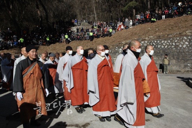Hàn Quốc Thiền sư Pháp Truyền,  lãnh đạo tinh thần tối cao cho Thiền phái Tào Khê tân Viên tịch