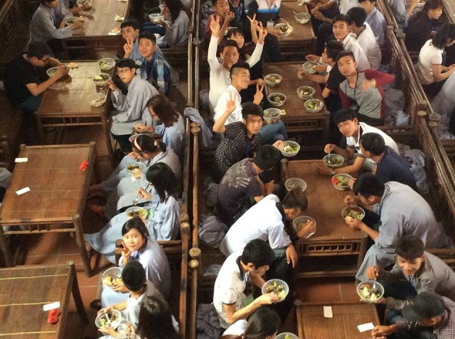 Thái Bình: Gần 300 bạn trẻ về chùa Từ Xuyên dự khóa tu “Một ngày an lạc”