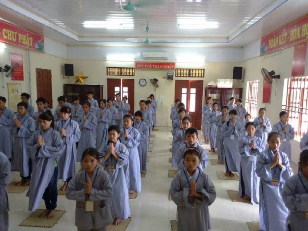 Thái Bình: Gần 100 bạn trẻ về chùa Ứng Linh dự tu một ngày