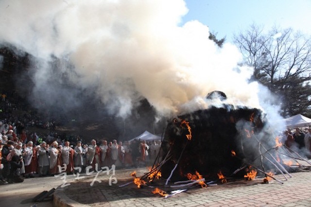 Hàn Quốc Thiền sư Pháp Truyền,  lãnh đạo tinh thần tối cao cho Thiền phái Tào Khê tân Viên tịch