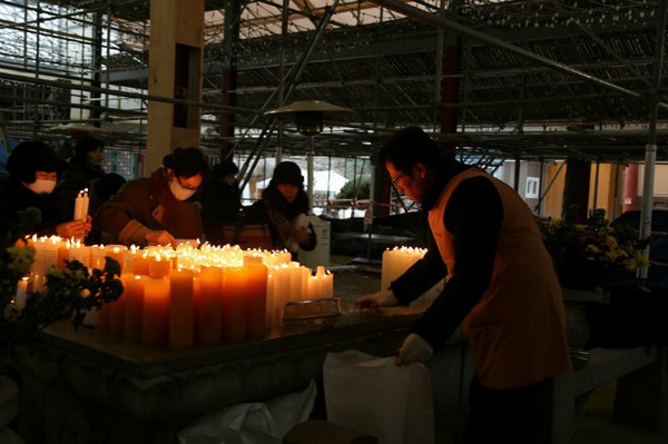 Hàn Quốc: Chùa Phụng An hưởng ứng ngày Đông chí và chia sẻ cháo đậu đỏ cho hơn 20.000 người ăn