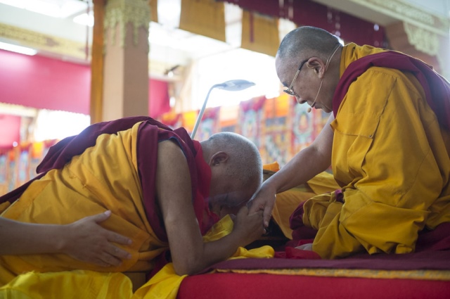 Ấn Độ: Chùm ảnh Đại Pháp hội ngày thứ năm, đức Đạt Lai Lạt Ma giảng dạy tại Tu viện Ganden Jangtse