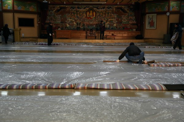 Hàn Quốc: Chùa Phụng An hưởng ứng ngày Đông chí và chia sẻ cháo đậu đỏ cho hơn 20.000 người ăn