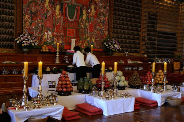 Hàn Quốc: Chùa Phụng An hưởng ứng ngày Đông chí và chia sẻ cháo đậu đỏ cho hơn 20.000 người ăn