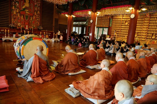 Hàn Quốc: Chùa Phụng An hưởng ứng ngày Đông chí và chia sẻ cháo đậu đỏ cho hơn 20.000 người ăn