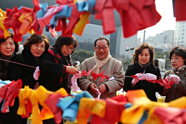 Hàn Quốc: Chùa Phụng An hưởng ứng ngày Đông chí và chia sẻ cháo đậu đỏ cho hơn 20.000 người ăn